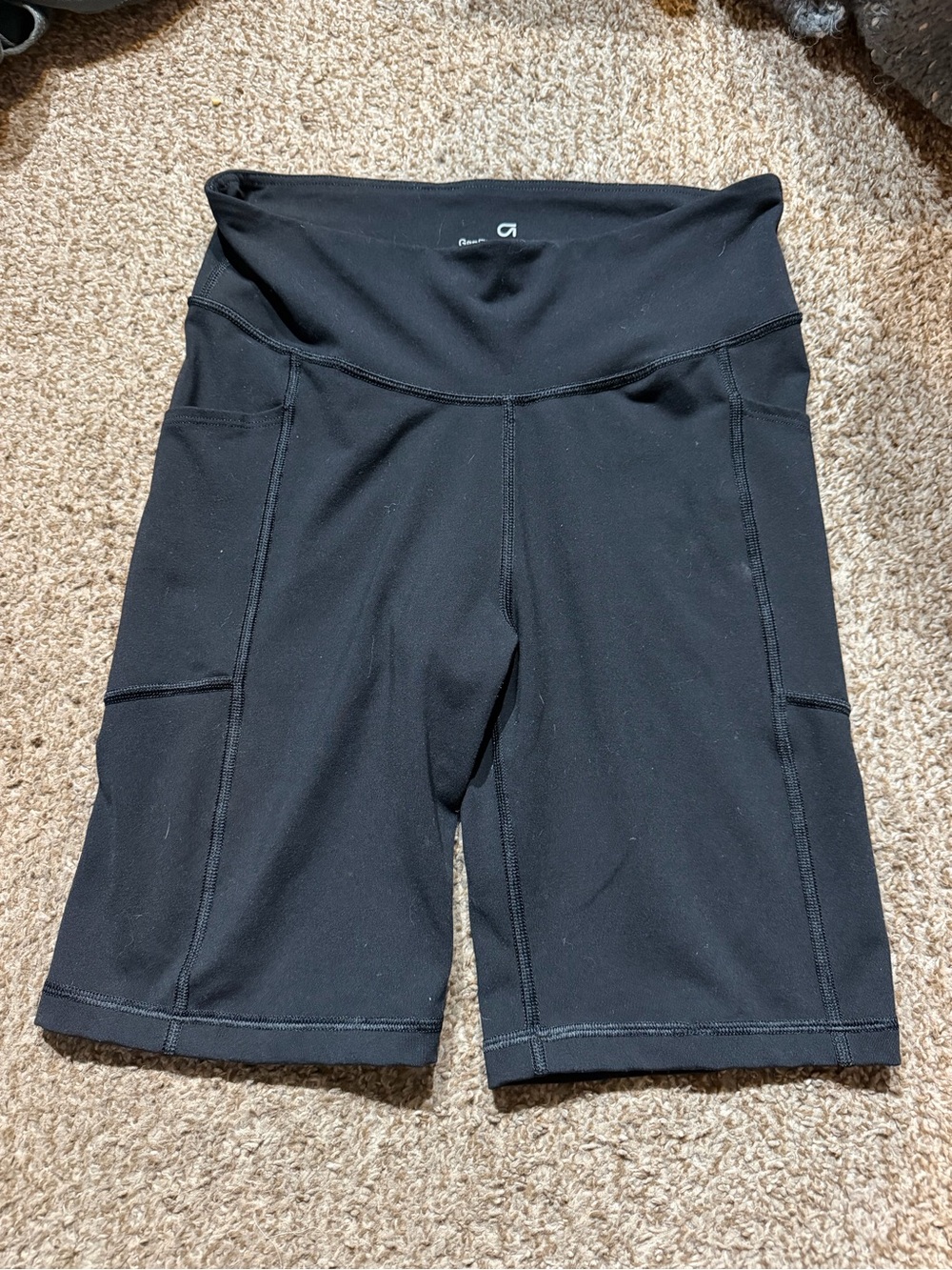 GapFit Black High-Rise Bike Shorts with Side Pockets